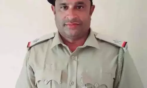 Odisha : विजिलेंस ने आय से अधिक संपत्ति के मामले में फॉरेस्टर को गिरफ्तार किया Odisha : विजिलेंस ने आय से अधिक संपत्ति के मामले में फॉरेस्टर को गिरफ्तार किया