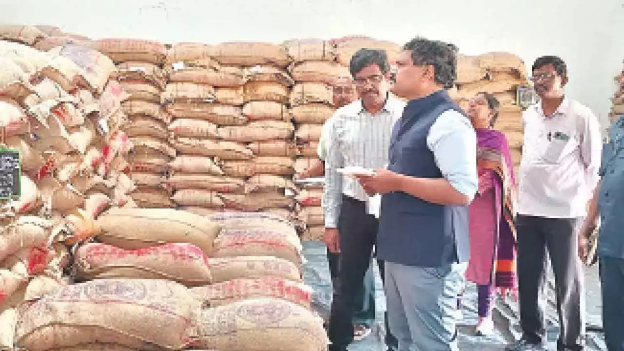 राशन चावल की क्वालिटी से कोई समझौता नहीं: Commissioner राशन चावल की क्वालिटी से कोई समझौता नहीं: Commissioner