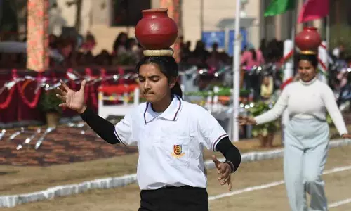 Ludhiana के गवर्नमेंट गर्ल्स कॉलेज में एथलेटिक्स मीट शुरू, स्टूडेंट्स ने दिखाया दम Ludhiana के गवर्नमेंट गर्ल्स कॉलेज में एथलेटिक्स मीट शुरू, स्टूडेंट्स ने दिखाया दम