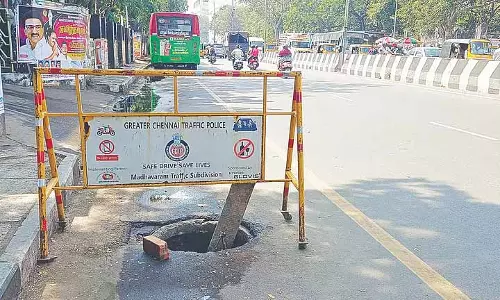 राजाजी रोड पर ध्यान देने की ज़रूरत, मच्छरों का आतंक, टूटी SWD से बदबू से लोग परेशान राजाजी रोड पर ध्यान देने की ज़रूरत, मच्छरों का आतंक, टूटी SWD से बदबू से लोग परेशान