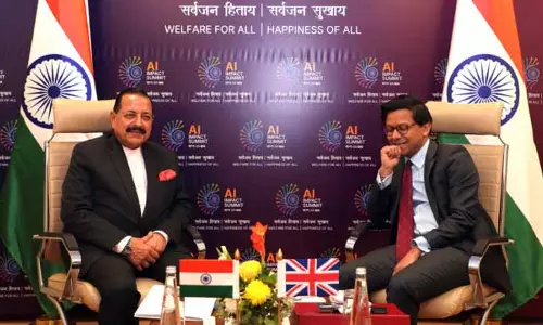 Dr Jitendra ने ब्रिटेन के मंत्री कनिष्क नारायण के साथ द्विपक्षीय वार्ता की Dr Jitendra ने ब्रिटेन के मंत्री कनिष्क नारायण के साथ द्विपक्षीय वार्ता की