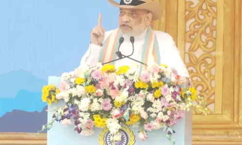 अमित शाह ने असम में CRPF की परेड को गर्व का विषय बताया अमित शाह ने असम में CRPF की परेड को गर्व का विषय बताया