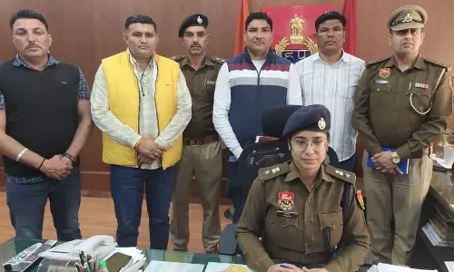 Haryana के कैथल में शराब के ठेके के बाहर फायरिंग करने के आरोप Haryana के कैथल में शराब के ठेके के बाहर फायरिंग करने के आरोप