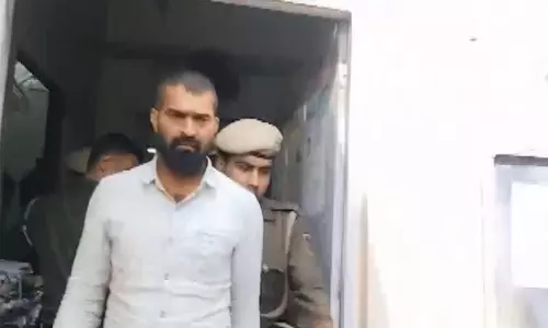 एआई शिखर सम्मेलन विरोध के बाद दिल्ली पुलिस ने IYC नेताओं की 5 दिन की हिरासत मांगी एआई शिखर सम्मेलन विरोध के बाद दिल्ली पुलिस ने IYC नेताओं की 5 दिन की हिरासत मांगी
