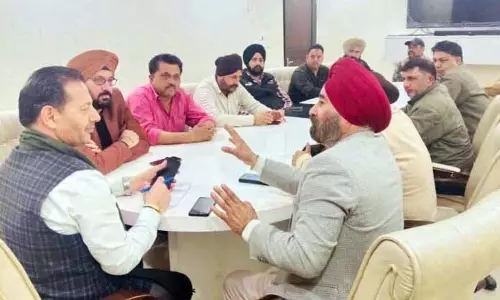 ATS प्राइवेटाइज़ेशन, RTO फिटनेस के मुद्दों पर ट्रांसपोर्टर्स ने BJP नेताओं से मुलाकात की ATS प्राइवेटाइज़ेशन, RTO फिटनेस के मुद्दों पर ट्रांसपोर्टर्स ने BJP नेताओं से मुलाकात की