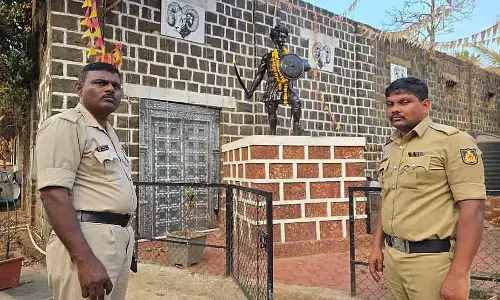 Belgaum : बदमाशों ने रायन्ना की मूर्ति पर स्याही पोत दी Belgaum : बदमाशों ने रायन्ना की मूर्ति पर स्याही पोत दी
