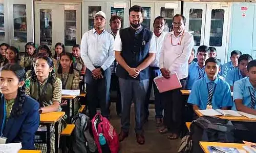 SSLC परीक्षा का सामना हिम्मत से करें: CEO राहुल शिंदे SSLC परीक्षा का सामना हिम्मत से करें: CEO राहुल शिंदे