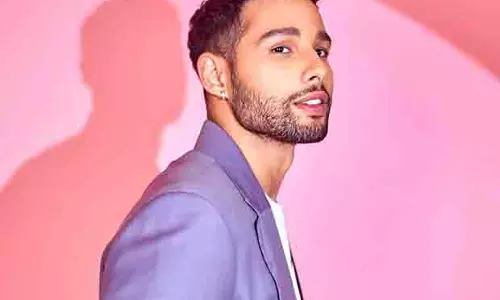 Siddhant Chaturvedi ने करियर, प्यार और संजय लीला भंसाली के बारे में खुलकर बात की Siddhant Chaturvedi ने करियर, प्यार और संजय लीला भंसाली के बारे में खुलकर बात की