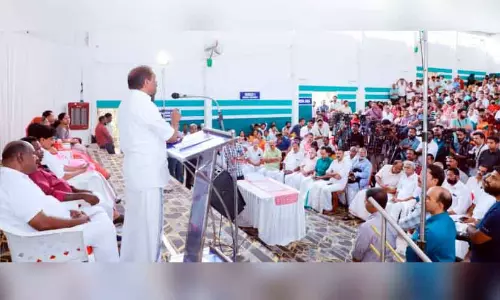जिन लोगों का बिज़नेस चला गया है, उन्हें तुरंत फ़ाइनेंशियल मदद दी जाएगी : Minister O.R. Kelu जिन लोगों का बिज़नेस चला गया है, उन्हें तुरंत फ़ाइनेंशियल मदद दी जाएगी : Minister O.R. Kelu