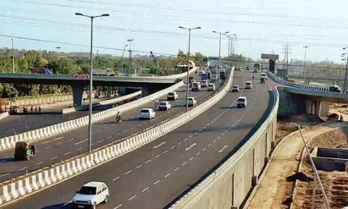 Lucknow: एक्सप्रेसवे की एलिवेटेड रोड निर्माण अंतिम चरण में Lucknow: एक्सप्रेसवे की एलिवेटेड रोड निर्माण अंतिम चरण में