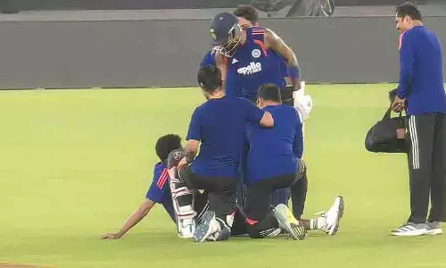 Hardik Pandya ने जोरदार शॉट मारा.. भारतीय गेंदबाज गंभीर रूप से घायल