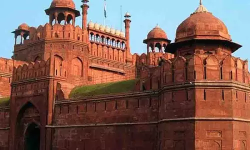 Pakistan का लश्कर-ए-तैयबा लाल किले और दूसरे शहरों के पास धमाके की प्लानिंग कर रहा Pakistan का लश्कर-ए-तैयबा लाल किले और दूसरे शहरों के पास धमाके की प्लानिंग कर रहा
