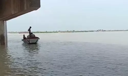 Farrukhabad: गंगा नगर के पीछे निकला नाला हादसों को दे रहा न्योता Farrukhabad: गंगा नगर के पीछे निकला नाला हादसों को दे रहा न्योता