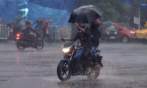 Tamil Nadu कम दबाव का क्षेत्र: कल 4 जिलों में भारी बारिश Tamil Nadu कम दबाव का क्षेत्र: कल 4 जिलों में भारी बारिश