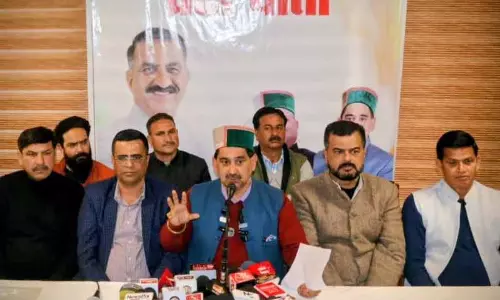 BJP ने शिमला नगर निगम सत्र से वॉकआउट किया, बजट पेश करने को ‘अमान्य’ बताया BJP ने शिमला नगर निगम सत्र से वॉकआउट किया, बजट पेश करने को ‘अमान्य’ बताया