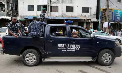 Nigeria में हथियारबंद समूह ने 38 लोगों की हत्या की Nigeria में हथियारबंद समूह ने 38 लोगों की हत्या की
