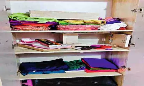 Pune Crime: मंदिर जाते समय घर में चोरी; ₹14 लाख लूटे Pune Crime: मंदिर जाते समय घर में चोरी; ₹14 लाख लूटे