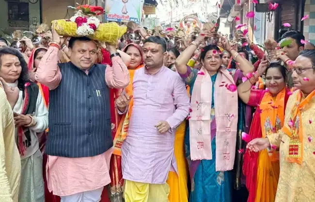 Sonipat: कलश यात्रा के साथ धार्मिक आयोजन शुरू Sonipat: कलश यात्रा के साथ धार्मिक आयोजन शुरू