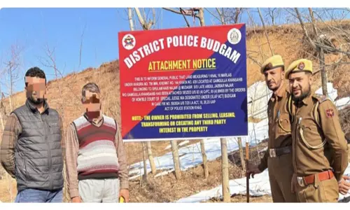 जम्मू-कश्मीर: बडगाम पुलिस ने आतंकी नेटवर्क पर कार्रवाई करते हुए JKNOP की संपत्ति जब्त की जम्मू-कश्मीर: बडगाम पुलिस ने आतंकी नेटवर्क पर कार्रवाई करते हुए JKNOP की संपत्ति जब्त की