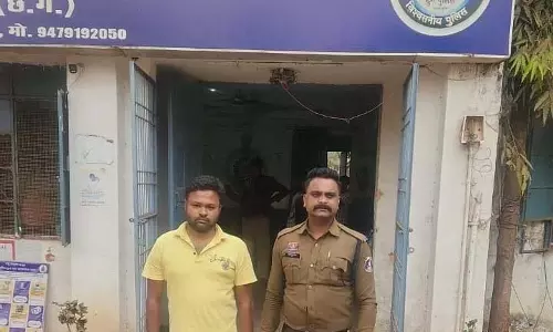 नकली हॉलमार्क वाले सोने के जेवर से लोन लेने पहुंचे आरोपी गिरफ्तार नकली हॉलमार्क वाले सोने के जेवर से लोन लेने पहुंचे आरोपी गिरफ्तार
