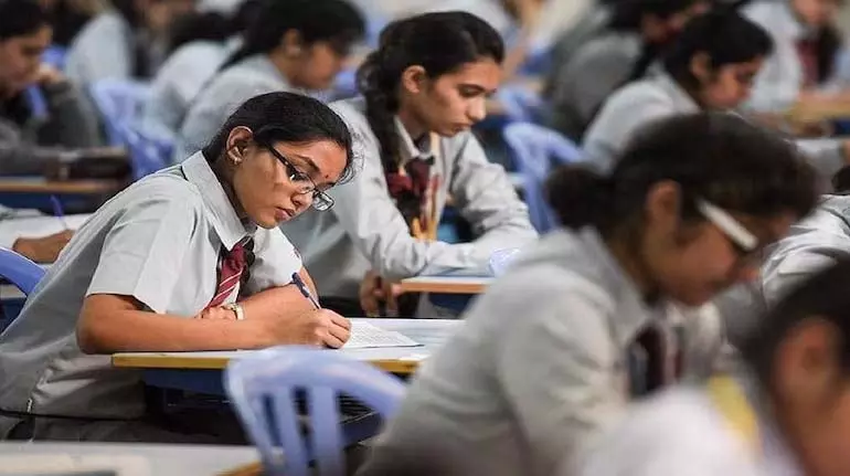 छत्तीसगढ़: 10वीं बोर्ड परीक्षा आज से शुरू, इतने स्टूडेंट देंगे इम्तिहान छत्तीसगढ़: 10वीं बोर्ड परीक्षा आज से शुरू, इतने स्टूडेंट देंगे इम्तिहान
