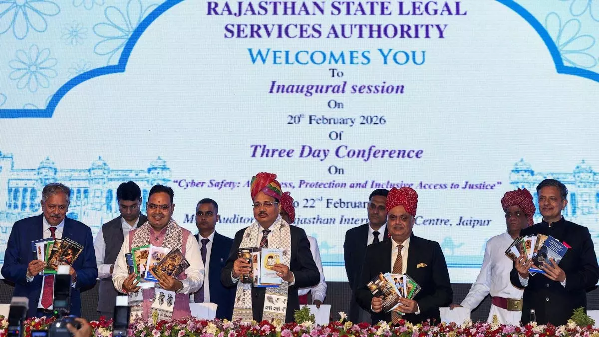 मेरे नाम से बन रहीं फर्जी साइट्स...भारत के मुख्य न्यायाधीश का बड़ा बयान मेरे नाम से बन रहीं फर्जी साइट्स...भारत के मुख्य न्यायाधीश का बड़ा बयान