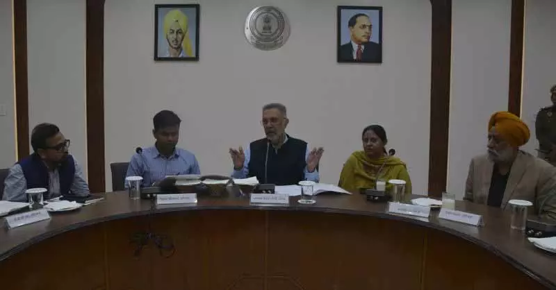 सीमा पर केंद्र की ढिलाई ड्रग तस्करी के लिए जिम्मेदार: Minister सीमा पर केंद्र की ढिलाई ड्रग तस्करी के लिए जिम्मेदार: Minister