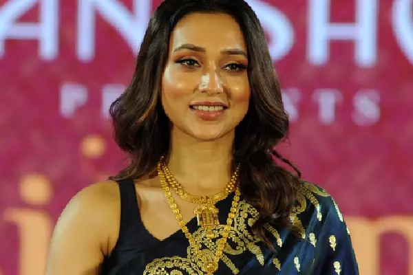 Mimi Chakraborty विवाद गहराया, इवेंट ऑर्गेनाइज़र ने दर्ज कराई FIR Mimi Chakraborty विवाद गहराया, इवेंट ऑर्गेनाइज़र ने दर्ज कराई FIR