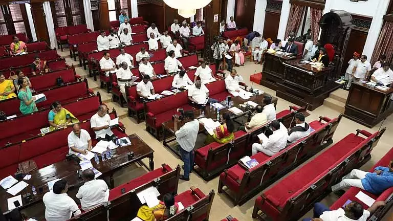 Chennai कॉर्पोरेशन काउंसिल ने सड़कों, हॉल के नाम बदलने और नेताओं की मूर्तियां लगाने को मंजूरी दी Chennai कॉर्पोरेशन काउंसिल ने सड़कों, हॉल के नाम बदलने और नेताओं की मूर्तियां लगाने को मंजूरी दी
