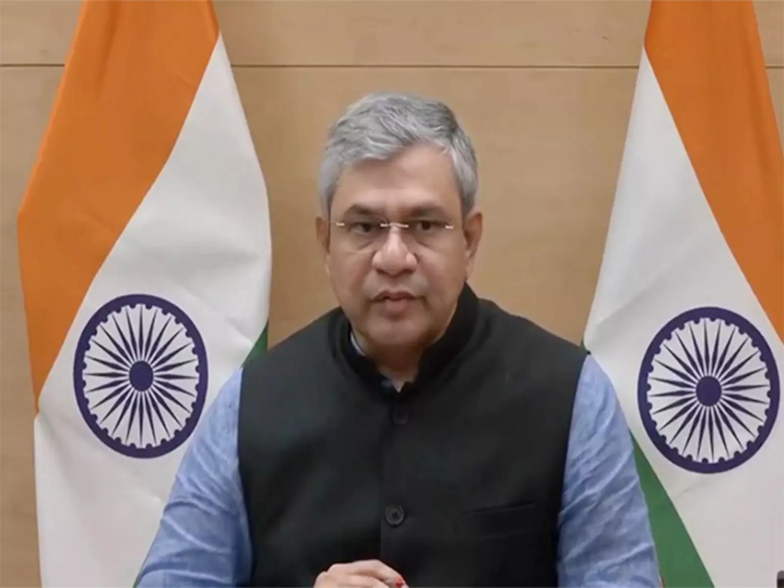केंद्रीय मंत्री वैष्णव ने AI शिखर सम्मेलन में आईवाईसी के विरोध प्रदर्शन की कड़ी आलोचना की केंद्रीय मंत्री वैष्णव ने AI शिखर सम्मेलन में आईवाईसी के विरोध प्रदर्शन की कड़ी आलोचना की