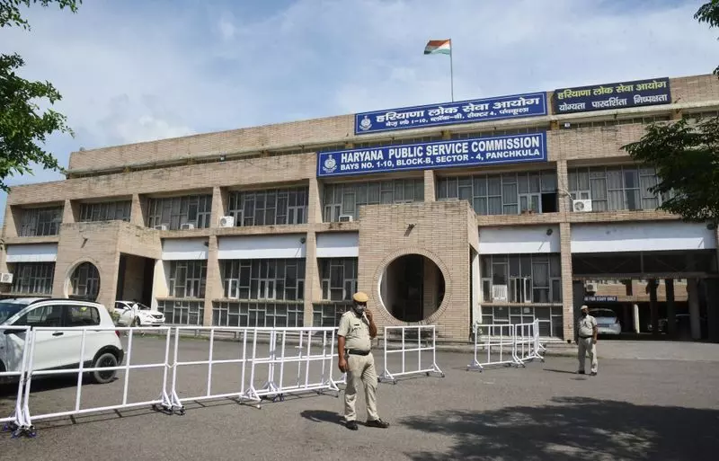 विधानसभा घेराव के लिए जा रहे HPSC उम्मीदवारों को पुलिस ने हिरासत में लिया विधानसभा घेराव के लिए जा रहे HPSC उम्मीदवारों को पुलिस ने हिरासत में लिया