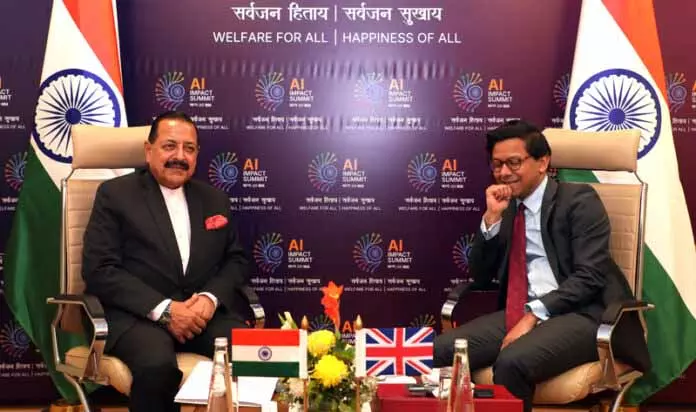 Dr Jitendra ने ब्रिटेन के मंत्री कनिष्क नारायण के साथ द्विपक्षीय वार्ता की Dr Jitendra ने ब्रिटेन के मंत्री कनिष्क नारायण के साथ द्विपक्षीय वार्ता की