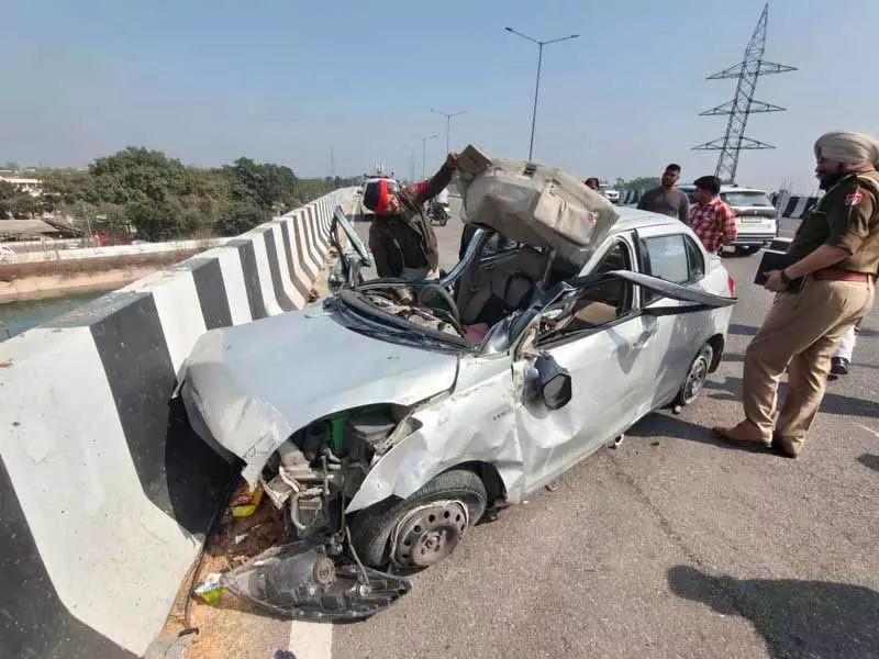 Ludhiana: सड़क दुर्घटना में कॉलेज छात्र समेत दो की मौत Ludhiana: सड़क दुर्घटना में कॉलेज छात्र समेत दो की मौत