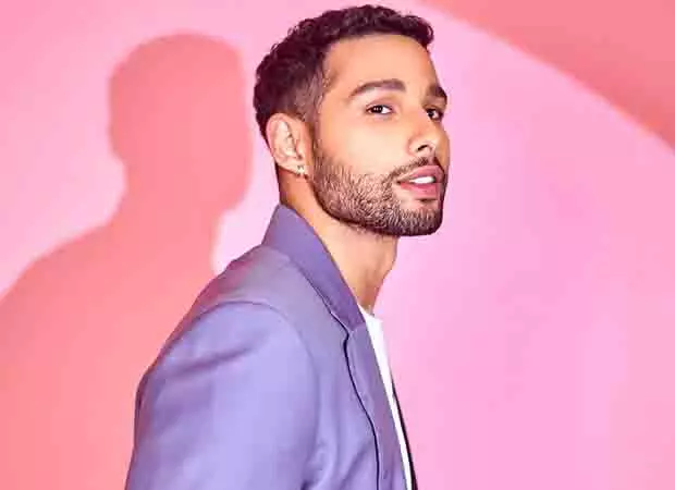 Siddhant Chaturvedi ने करियर, प्यार और संजय लीला भंसाली के बारे में खुलकर बात की Siddhant Chaturvedi ने करियर, प्यार और संजय लीला भंसाली के बारे में खुलकर बात की