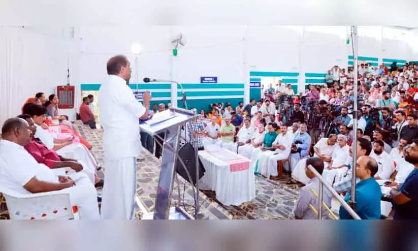 जिन लोगों का बिज़नेस चला गया है, उन्हें तुरंत फ़ाइनेंशियल मदद दी जाएगी : Minister O.R. Kelu जिन लोगों का बिज़नेस चला गया है, उन्हें तुरंत फ़ाइनेंशियल मदद दी जाएगी : Minister O.R. Kelu
