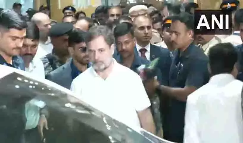 Rahul Gandhi भिवंडी कोर्ट में पेश हुए, सपकाल को गारंटर बताया Rahul Gandhi भिवंडी कोर्ट में पेश हुए, सपकाल को गारंटर बताया