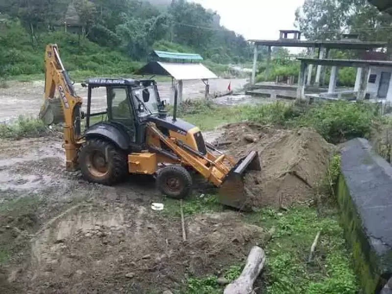 न्यूगल में अवैध खनन के लिए JCB मालिक पर 50,000 रुपये का जुर्माना न्यूगल में अवैध खनन के लिए JCB मालिक पर 50,000 रुपये का जुर्माना