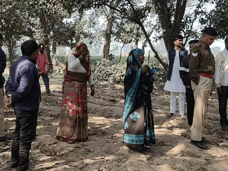 आम के बाग में युवक का शव मिला, पुलिस कर रही जांच आम के बाग में युवक का शव मिला, पुलिस कर रही जांच