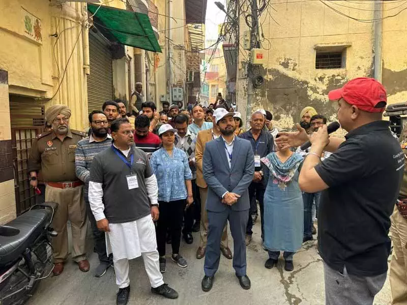 Patiala के निवासियों ने हेरिटेज वॉक में भाग लिया Patiala के निवासियों ने हेरिटेज वॉक में भाग लिया