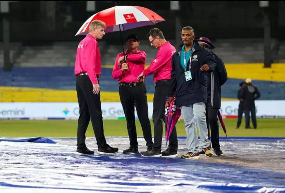 NZ vs PAK T20: बारिश ने धोया सुपर-8 का पहला मैच NZ vs PAK T20: बारिश ने धोया सुपर-8 का पहला मैच