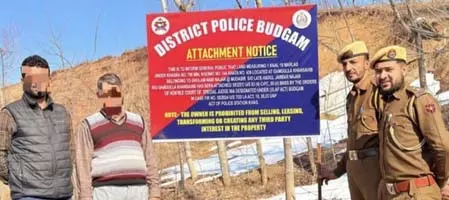 बडगाम पुलिस की कार्रवाई, आतंकी नेटवर्क से जुड़ी जेकेएनओपी की संपत्ति अटैच बडगाम पुलिस की कार्रवाई, आतंकी नेटवर्क से जुड़ी जेकेएनओपी की संपत्ति अटैच