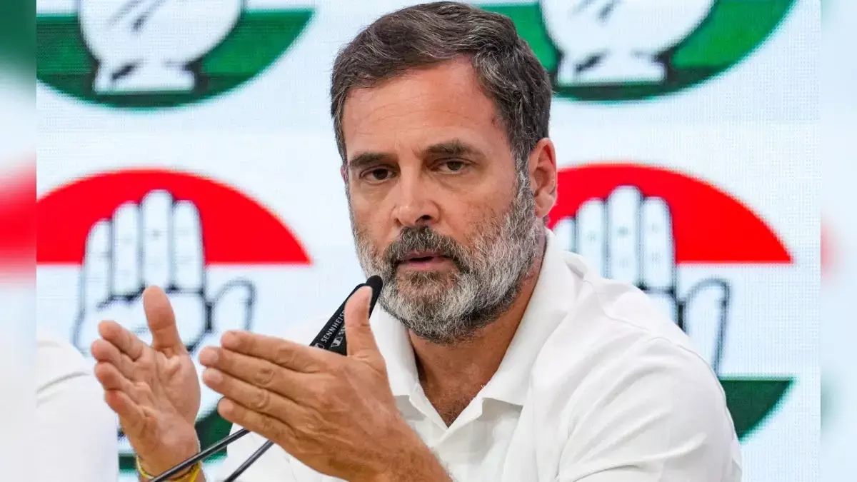 शिवसेना ने राहुल गांधी को माफी मांगने के लिए 24 घंटे का अल्टीमेटम दिया