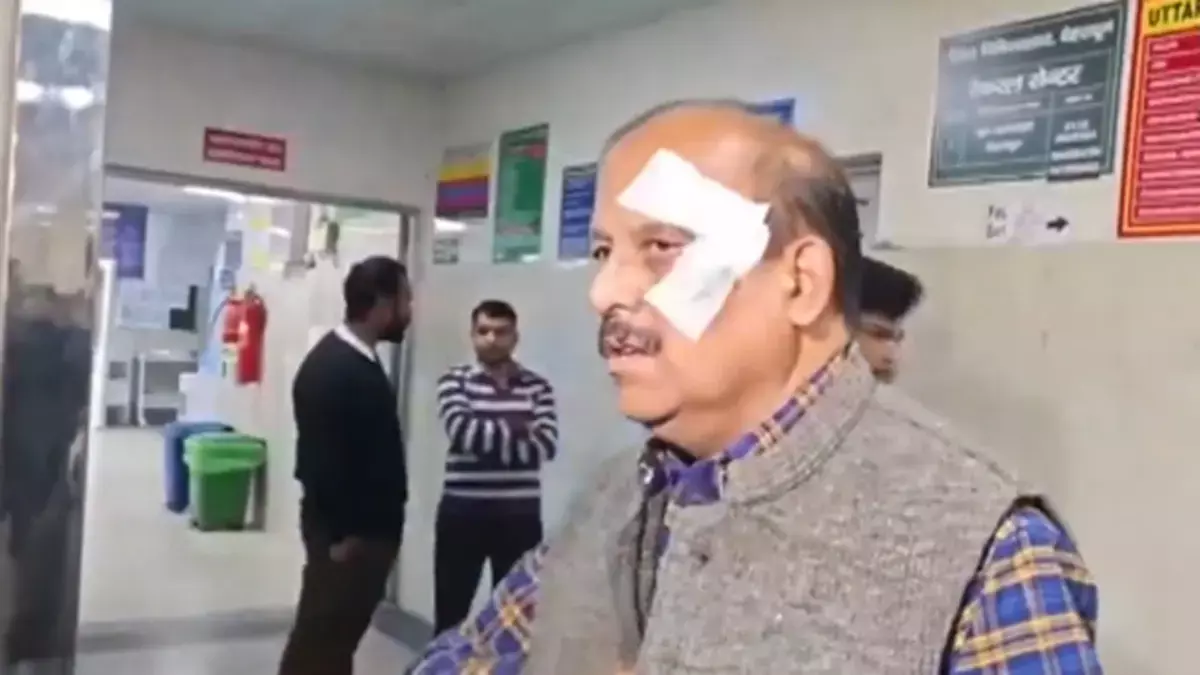 Dehradun में शिक्षा निदेशक पर हमला करने के लिए भाजपा विधायक के खिलाफ एफआईआर Dehradun में शिक्षा निदेशक पर हमला करने के लिए भाजपा विधायक के खिलाफ एफआईआर