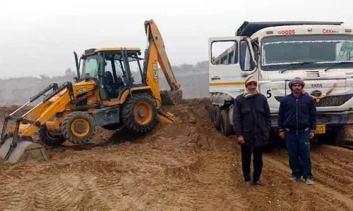 Panipat के गांव में एनफोर्समेंट ब्यूरो की टीम पर अवैध खनन करने वालों ने हमला किया