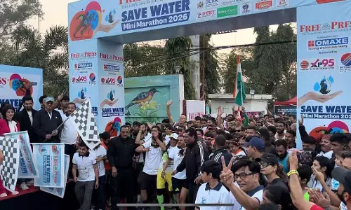 Indore : पानी बचाओ मिनी-मैराथन में भारी भागीदारी, हज़ारों लोगों ने एक मकसद के लिए दौड़ लगाई Indore : पानी बचाओ मिनी-मैराथन में भारी भागीदारी, हज़ारों लोगों ने एक मकसद के लिए दौड़ लगाई