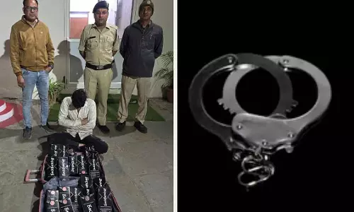 Indore : आबकारी विभाग ने गुजरात जा रही शराब ज़ब्त की