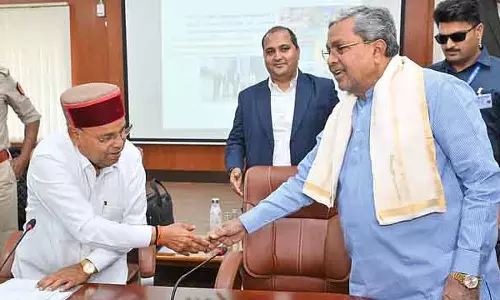 विदेशी यूनिवर्सिटी मॉडल अपनाएं और गेस्ट लेक्चरर के ज़रिए स्टाफ़ की कमी दूर करें: CM ने VC को सलाह दी विदेशी यूनिवर्सिटी मॉडल अपनाएं और गेस्ट लेक्चरर के ज़रिए स्टाफ़ की कमी दूर करें: CM ने VC को सलाह दी