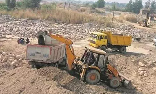 Panipat में माइनिंग माफिया ने गाड़ी ज़ब्त करने वाले पुलिस वाले पर हमला किया, FIR दर्ज