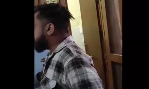 CG वीडियो: अस्पताल में हंगामा, नशे में धुत होकर पहुंचा युवक