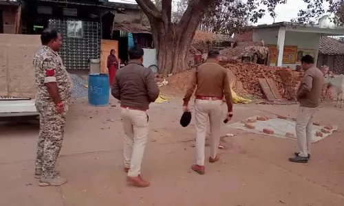 CG BREAKING: शादी समारोह में युवक की हत्या, 7 आरोपी गिरफ्तार CG BREAKING: शादी समारोह में युवक की हत्या, 7 आरोपी गिरफ्तार